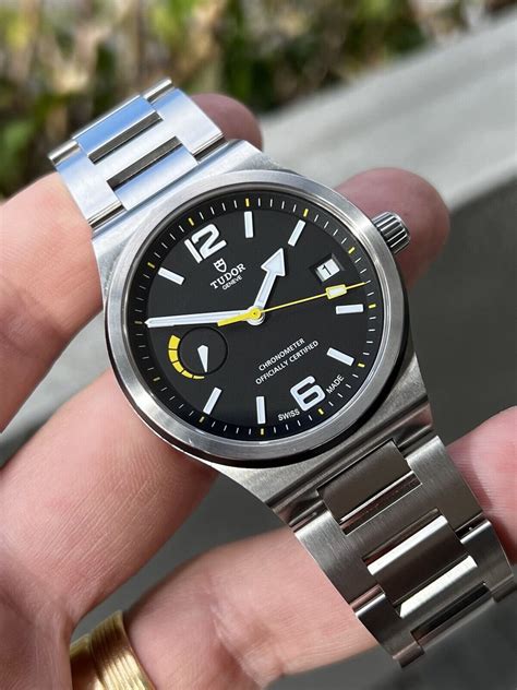 Tudor North Flag M91210N.